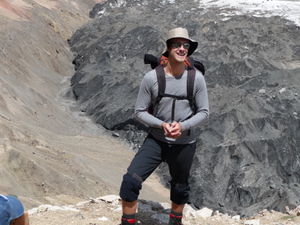 Henning, im Hintergrund der Lenin Gletscher