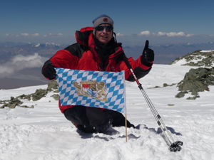 Hallo Christoph, ohne russische Aussitzmethode kommst du auf den Gipfel! 7134m